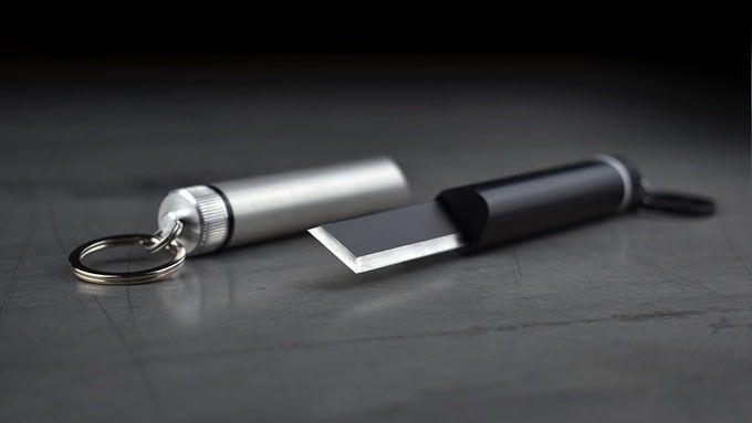 Image from sticKnife - Pocket Knife with a Retractable Blade