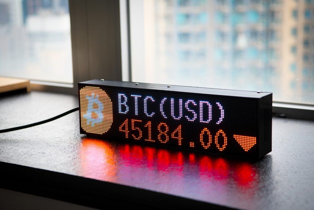 Image from Fintic is an All-in-One Home Stock Ticker and More