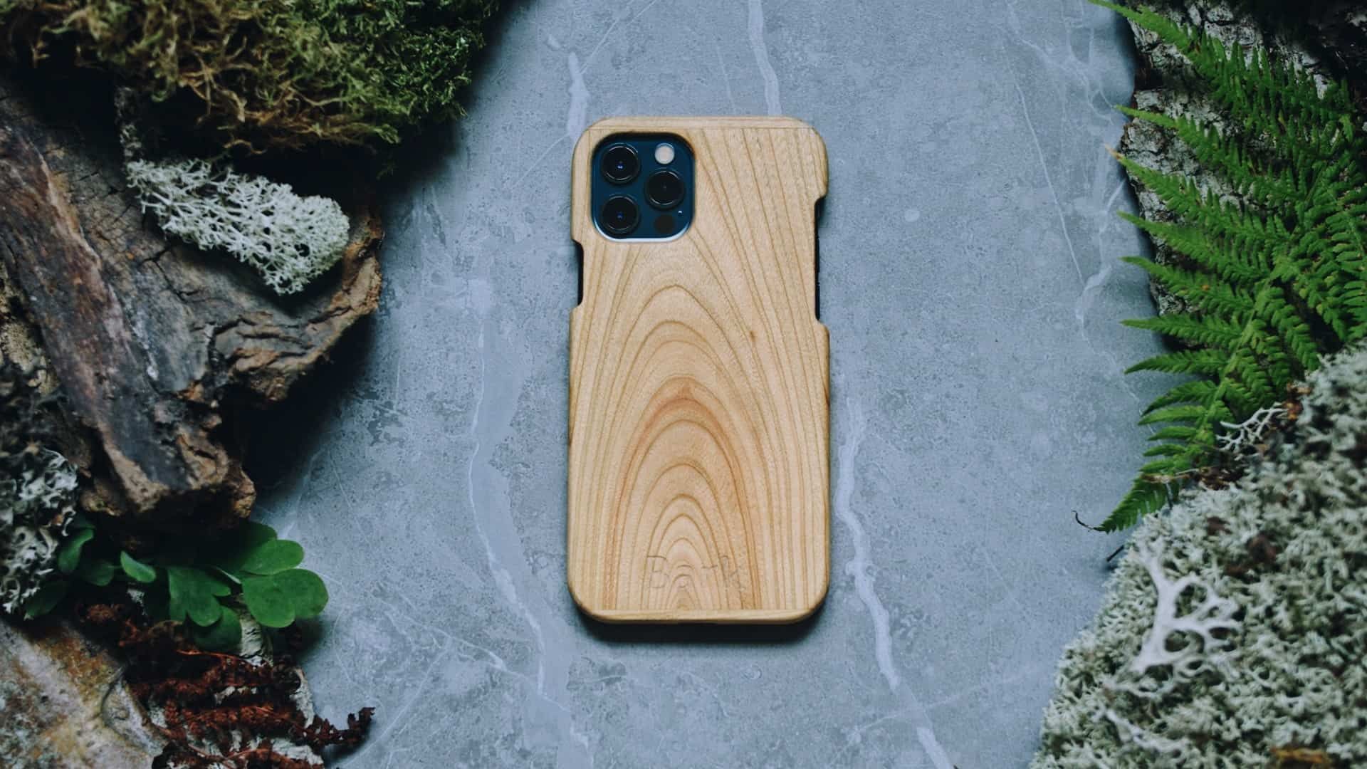 Bark Sweden Pure Wood Smartphone Cases