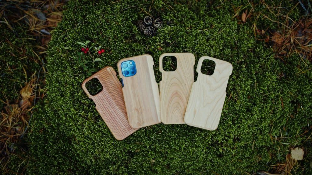 Image from Bark Sweden Pure Wood Smartphone Cases