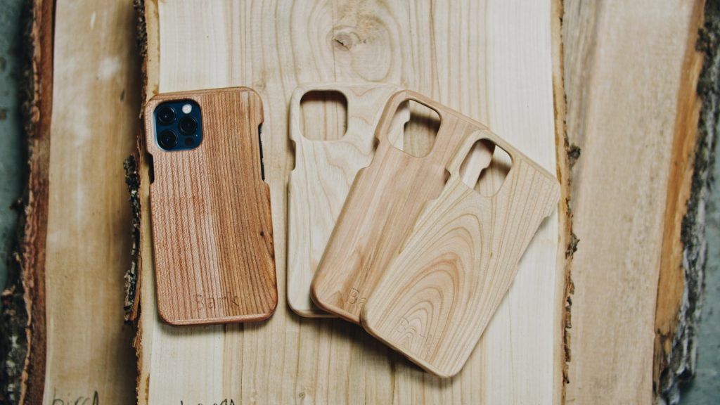 Image from Bark Sweden Pure Wood Smartphone Cases