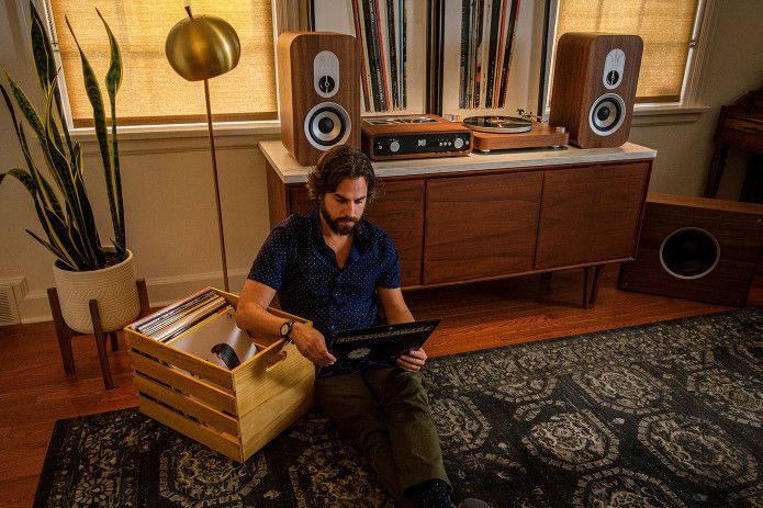 Image from Dum Audio Stereo System Brings Back Low Tech to High Fidelity Sound