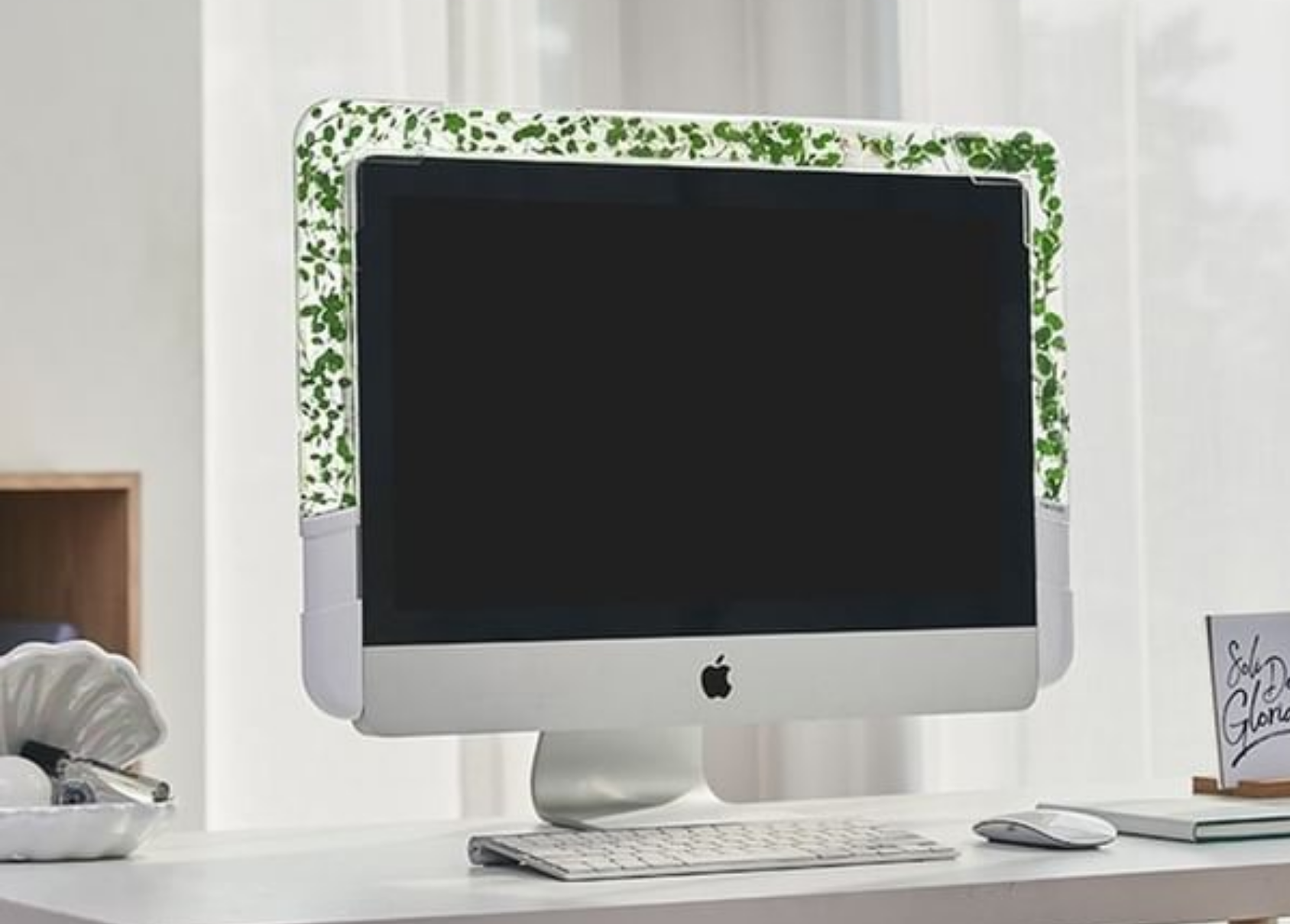Image from Seeing Green?  Monitree Brings Living Plants to Your Desktop Monitor