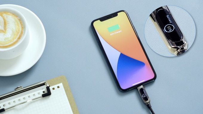 Image from PixelCable Adds a Customizable Display to USB Cables